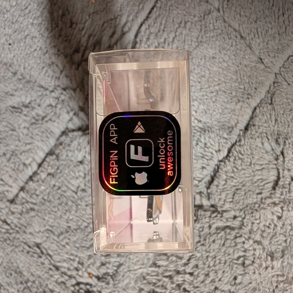 Aggretsuko FiGPiN 483 - Yellow and Blue Collectible Toy - Picture 3 of 3